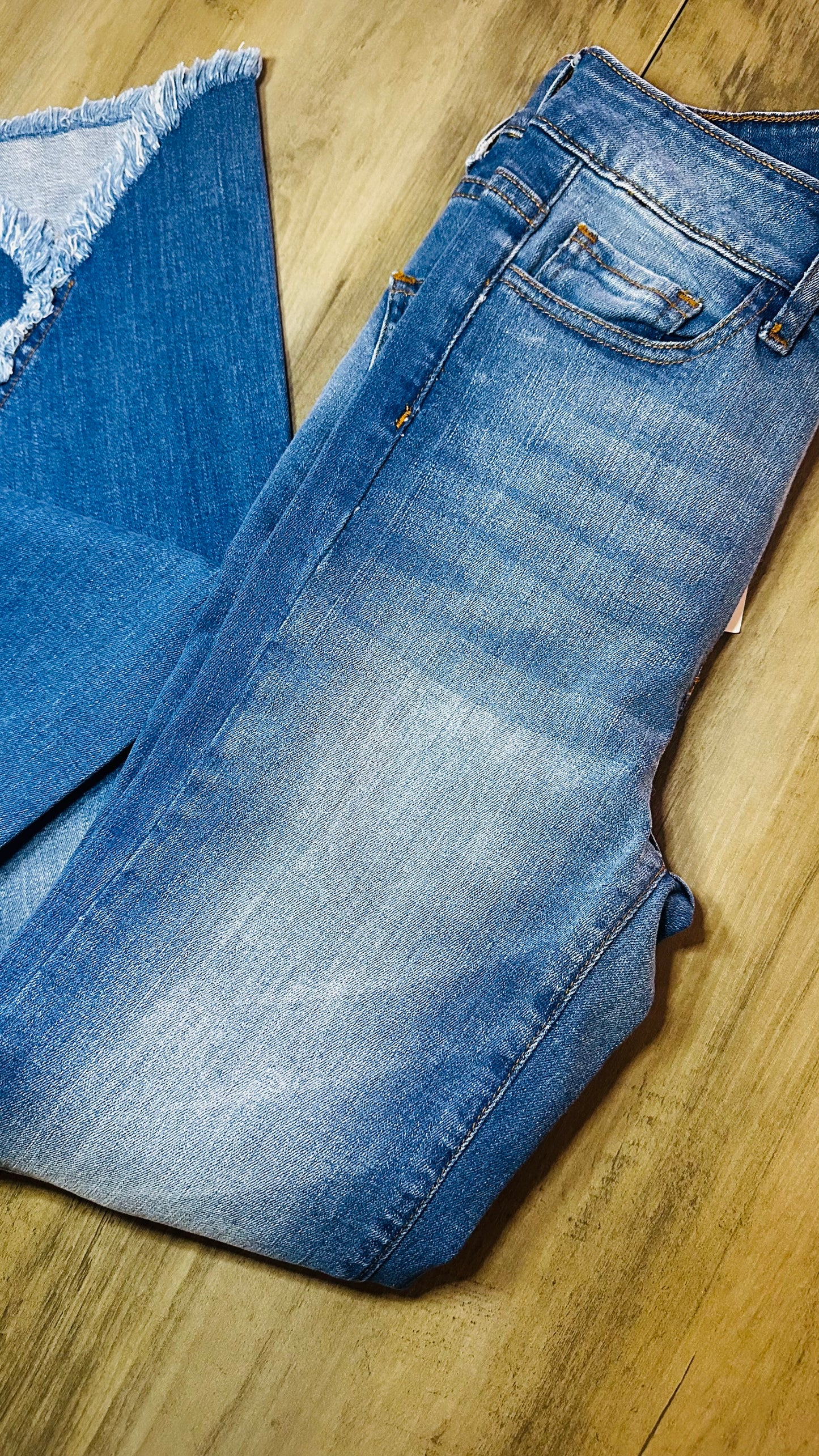 Pantalón mezclilla bota ancha