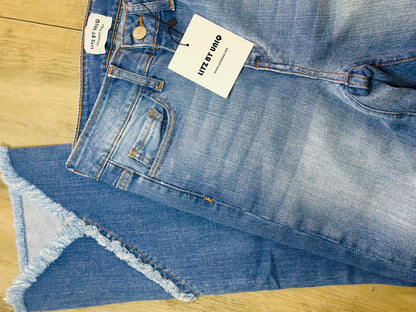 Pantalón mezclilla bota ancha