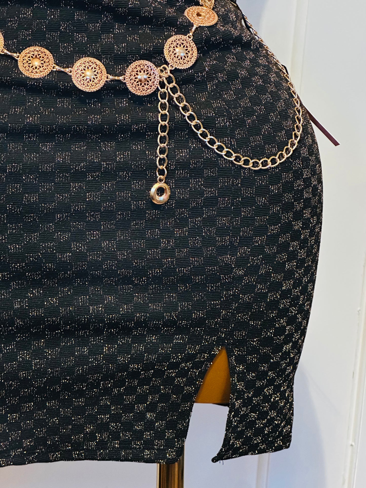 Falda corta con abertura