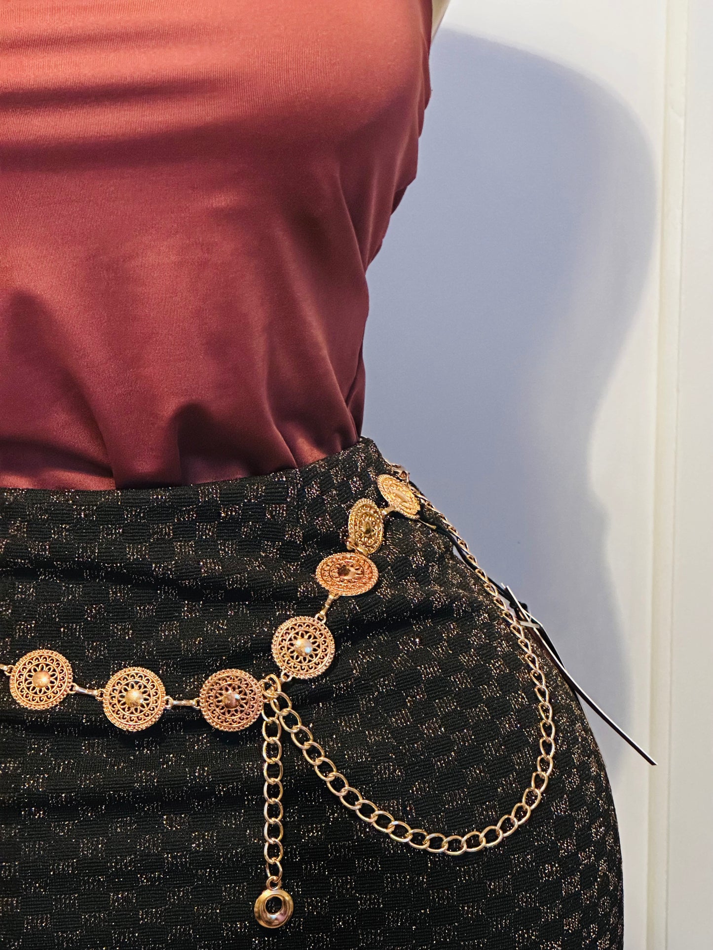 Falda corta con abertura