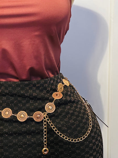 Falda corta con abertura